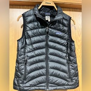 Patagonia Womens medium down vest
